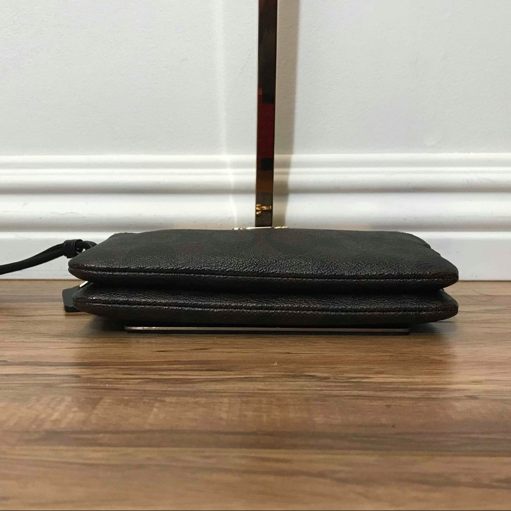 🍁Coach Signature PVC Leather🍁 - Picture 5 of 8